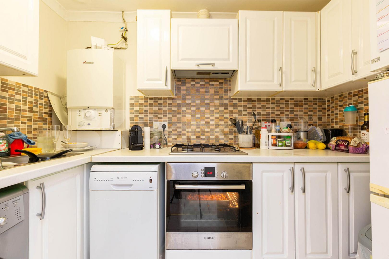 spacious 2 double bedroom 1 bath property close to tube and amenities  Kerwick Close, Caledonian Road / Barnsbury 